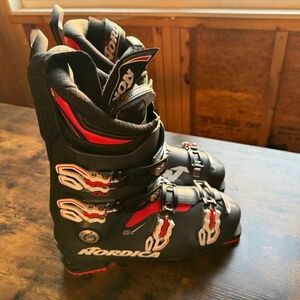 Nordica Ski Boots 17 Sportmachine 100 Black/Red, box, manual, 29-29.5, 335 mm